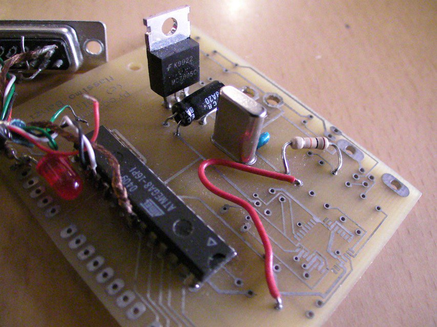 Fotos del primer Arduino (año 2005).