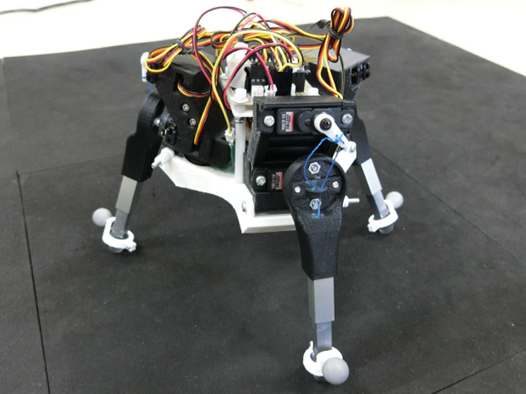 Un robot de 3 patas tipo Marciano.